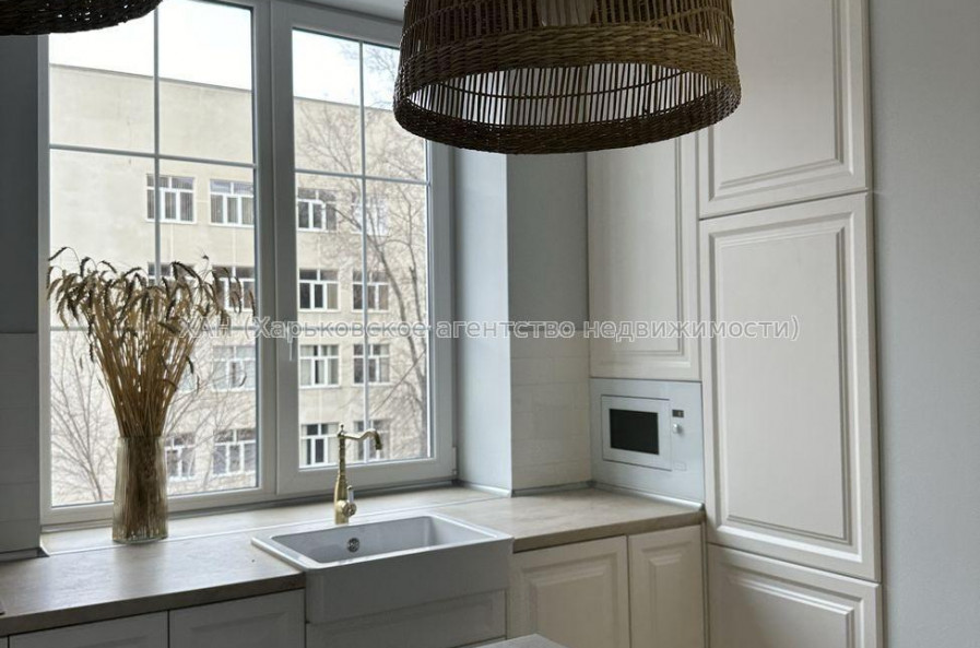 Продам квартиру, Ярослава Мудрого ул. , 3  ком., 100 м², авторский дизайн 