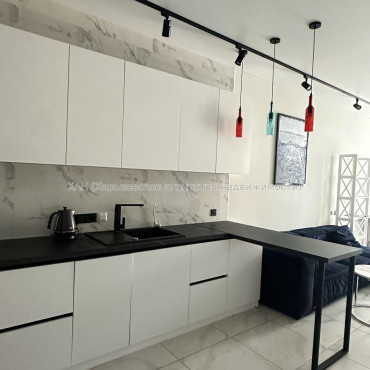 Продам квартиру, Ярослава Мудрого ул. , 2  ком., 63.60 м², евроремонт 