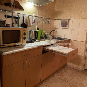 Продам квартиру, Юбилейный просп. , 1  ком., 33.40 м², капитальный ремонт 