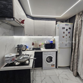 Продам квартиру, Единства ул. , 1 кім., 47 м², авторский дизайн
