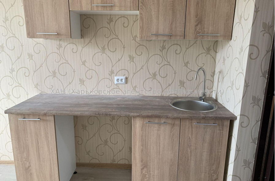 Продам квартиру, Шариковая ул. , 1 кім., 16.40 м², капитальный ремонт 