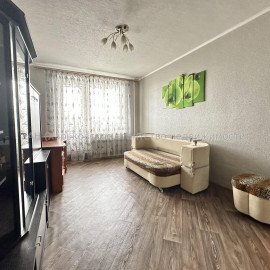 Продам квартиру, Независимости пр-т , 1  ком., 33.30 м², капитальный ремонт