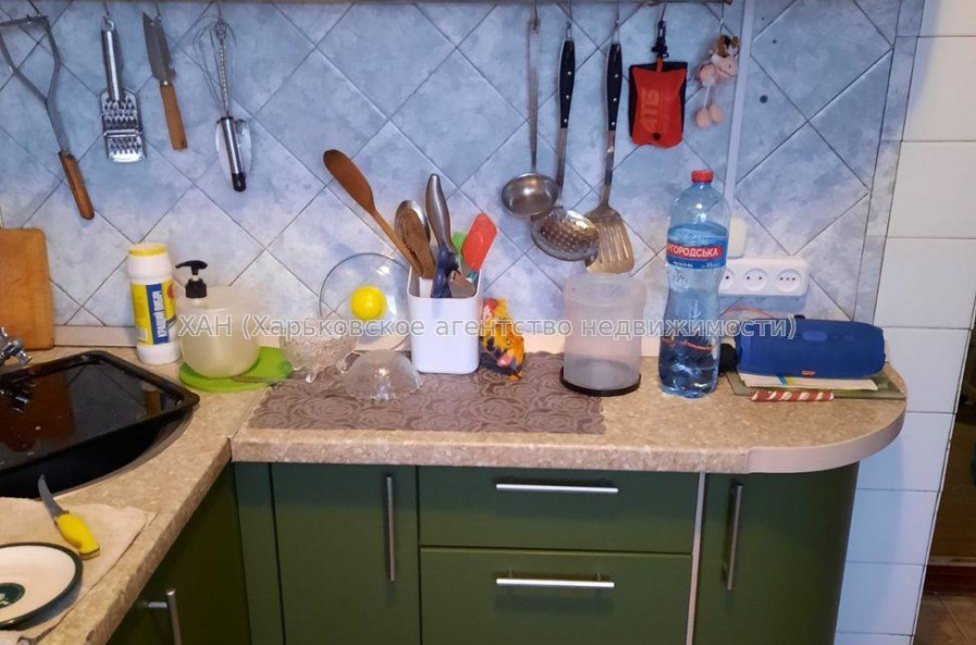 Продам квартиру, Северина Потоцкого ул. , 2 кім., 42 м², косметический ремонт 