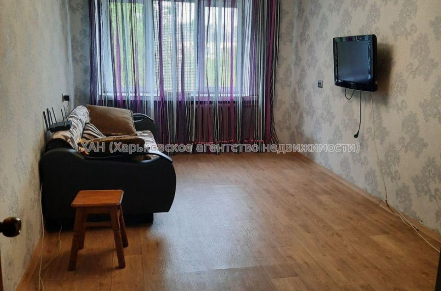 Продам квартиру, Северина Потоцкого ул. , 2 кім., 42 м², косметический ремонт 