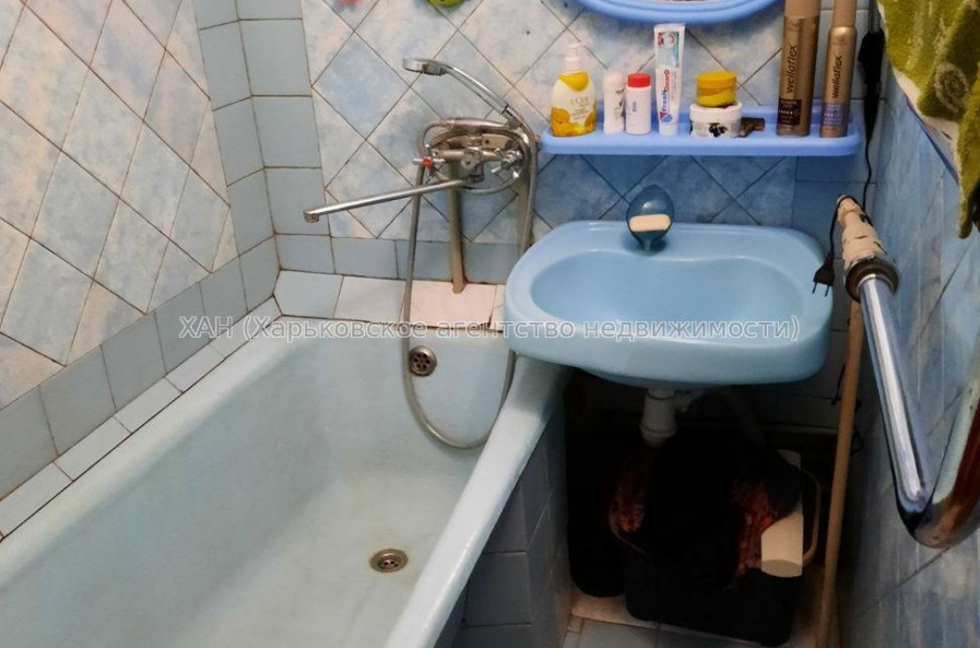 Продам квартиру, Северина Потоцкого ул. , 2 кім., 42 м², косметический ремонт 