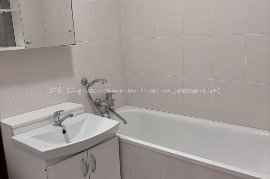 Продам квартиру, Мирная ул. , 1 кім., 42 м², евроремонт 