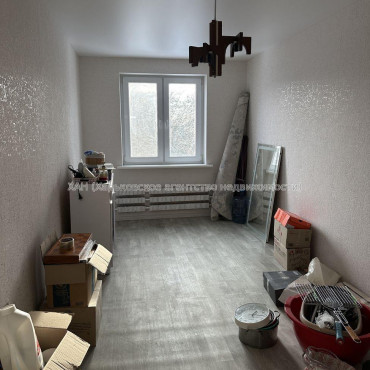 Продам квартиру, Непокоренных ул. , 2 кім., 45 м², капитальный ремонт 