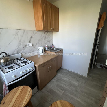 Продам квартиру, Непокоренных ул. , 2  ком., 45 м², капитальный ремонт 