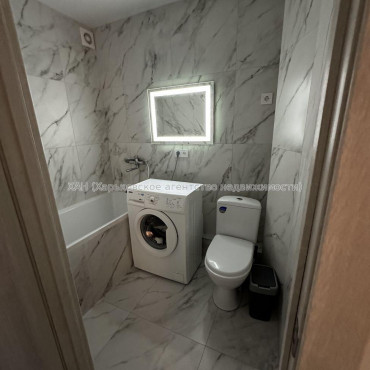 Продам квартиру, Непокоренных ул. , 2  ком., 45 м², капитальный ремонт 