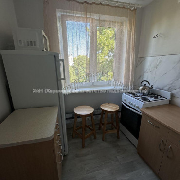 Продам квартиру, Непокоренных ул. , 2  ком., 45 м², капитальный ремонт 