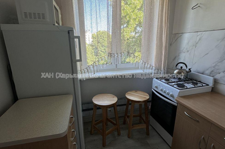 Продам квартиру, Непокоренных ул. , 2  ком., 45 м², капитальный ремонт 