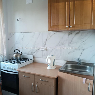 Продам квартиру, Непокоренных ул. , 2 кім., 45 м², капитальный ремонт 