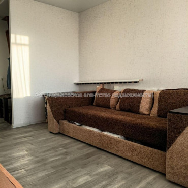 Продам квартиру, Непокоренных ул. , 2 кім., 45 м², капитальный ремонт 