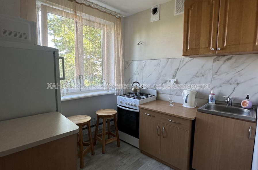 Продам квартиру, Непокоренных ул. , 2  ком., 45 м², капитальный ремонт 