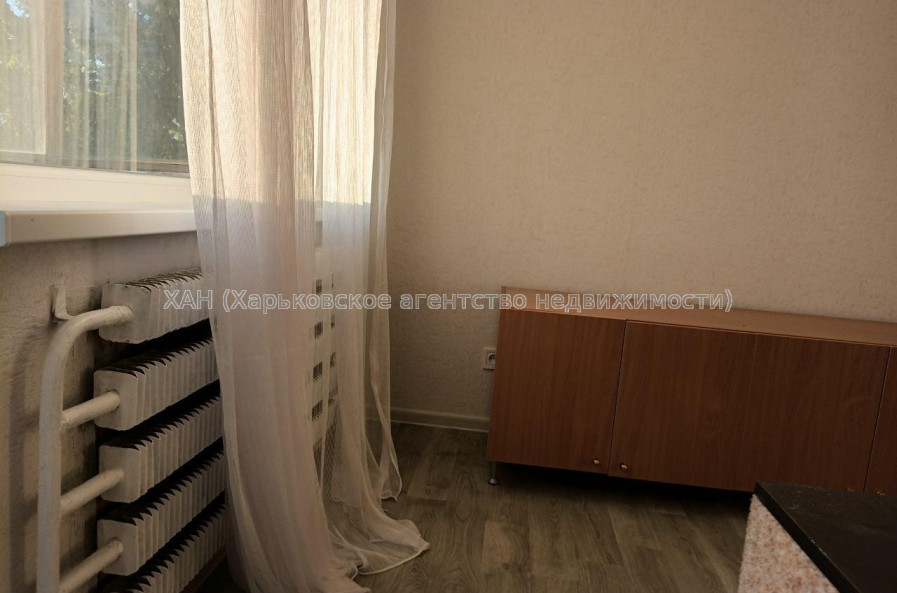 Продам квартиру, Непокоренных ул. , 2 кім., 45 м², капитальный ремонт 