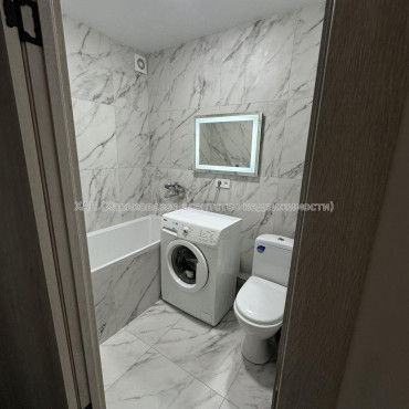 Продам квартиру, Непокоренных ул. , 2  ком., 45 м², капитальный ремонт 