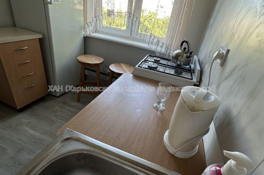 Продам квартиру, Непокоренных ул. , 2  ком., 45 м², капитальный ремонт 