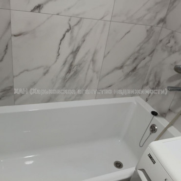Продам квартиру, Непокоренных ул. , 2 кім., 45 м², капитальный ремонт 