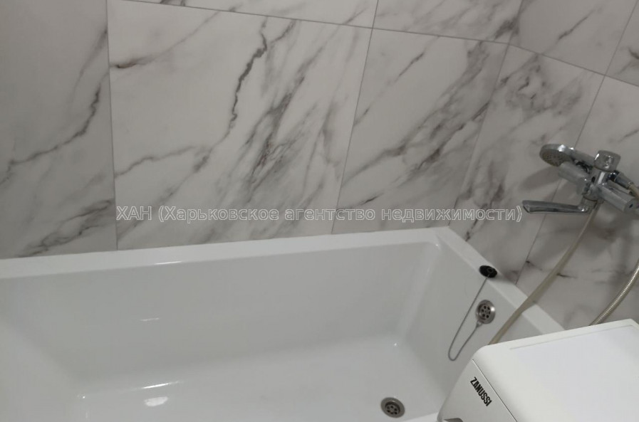 Продам квартиру, Непокоренных ул. , 2 кім., 45 м², капитальный ремонт 