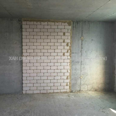 Продам квартиру, Победы просп. , 2  ком., 82.70 м², без внутренних работ 