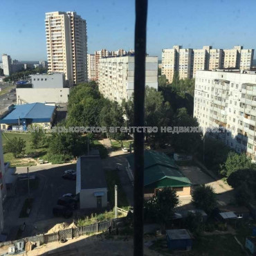 Продам квартиру, Победы просп. , 2  ком., 82.70 м², без внутренних работ 