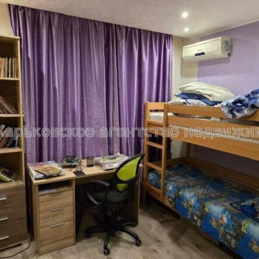 Продам квартиру, Академика Павлова ул. , 2 кім., 46 м², частичный ремонт 