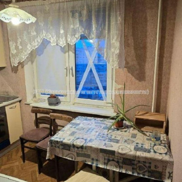 Продам квартиру, Академика Павлова ул. , 2 кім., 46 м², частичный ремонт 