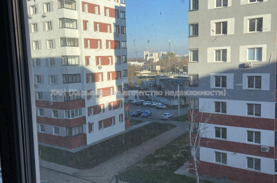 Продам квартиру, Борткевича ул. , 1 кім., 37 м², без внутренних работ 