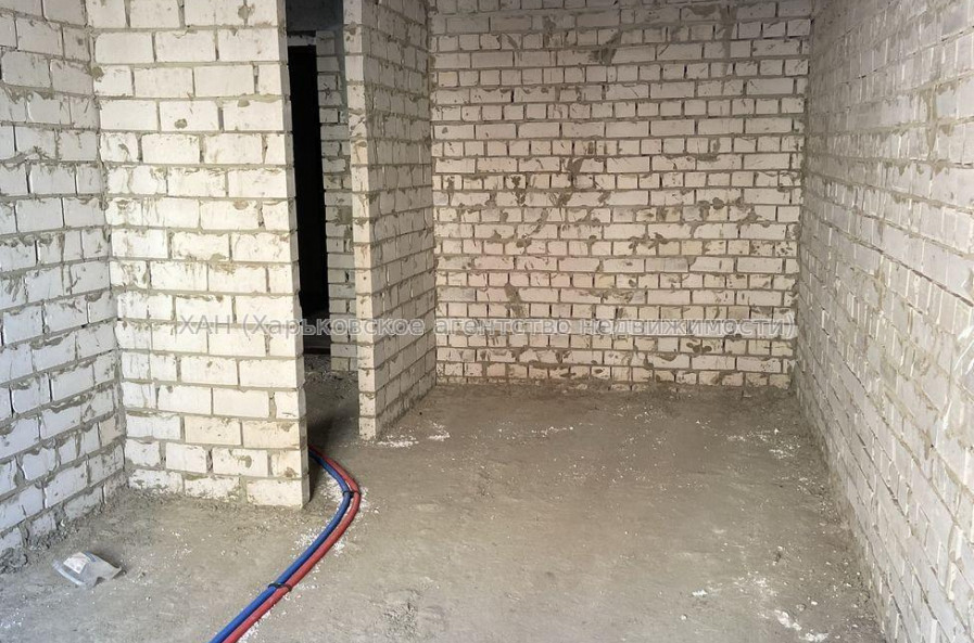 Продам квартиру, Борткевича ул. , 1 кім., 37 м², без внутренних работ 