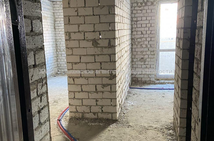 Продам квартиру, Борткевича ул. , 1 кім., 37 м², без внутренних работ 