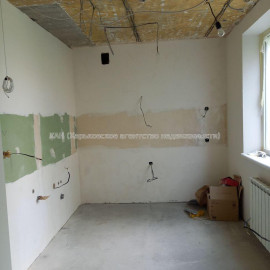 Продам квартиру, Ахсарова Энвера ул. , 3 кім., 67.30 м², без отделочных работ