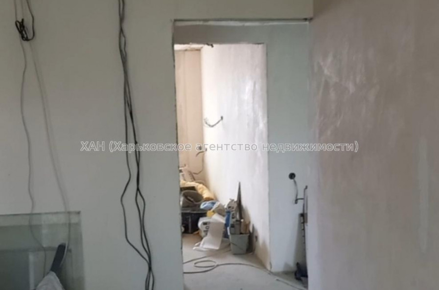 Продам квартиру, Ахсарова Энвера ул. , 3 кім., 67.30 м², без отделочных работ 