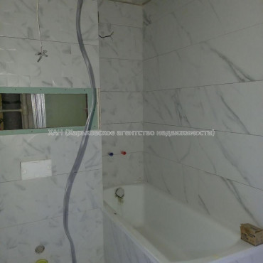 Продам квартиру, Ахсарова Энвера ул. , 3  ком., 67.30 м², без отделочных работ 