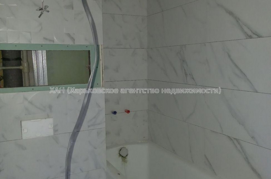 Продам квартиру, Ахсарова Энвера ул. , 3 кім., 67.30 м², без отделочных работ 