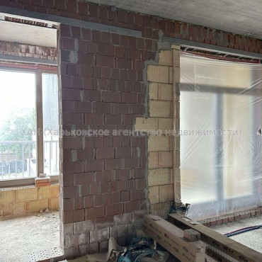 Продам квартиру, Свободы ул. , 3 кім., 101.40 м², без внутренних работ 