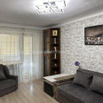 Продам квартиру, Защитников Неба ул. , 3 кім., 57.50 м², капитальный ремонт 