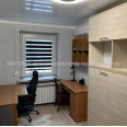 Продам квартиру, Защитников Неба ул. , 3 кім., 57.50 м², капитальный ремонт 