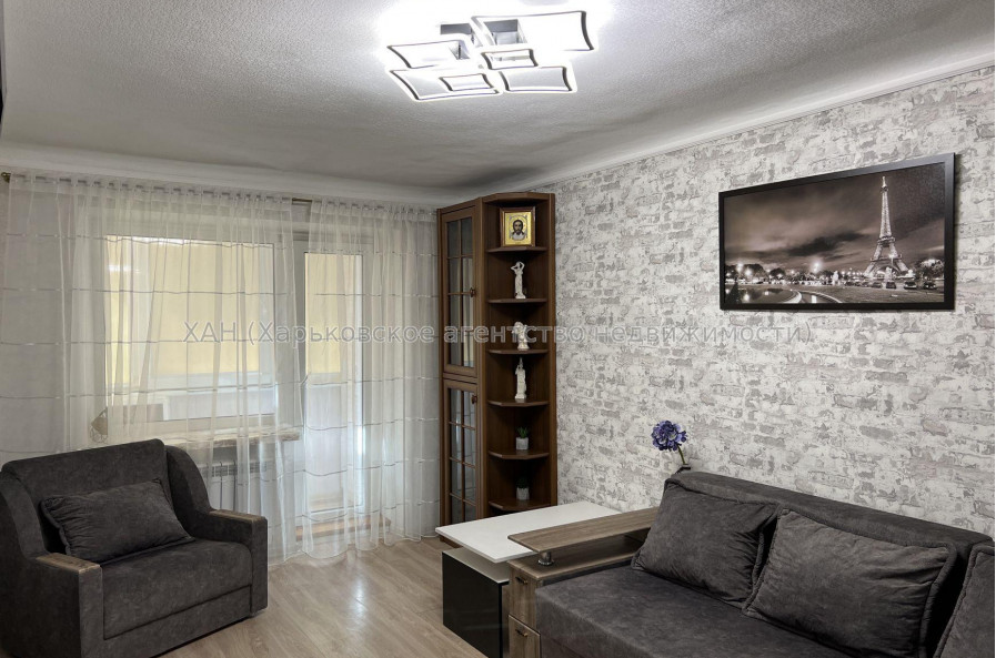Продам квартиру, Защитников Неба ул. , 3  ком., 57.50 м², капитальный ремонт 