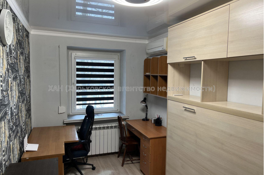 Продам квартиру, Защитников Неба ул. , 3  ком., 57.50 м², капитальный ремонт 