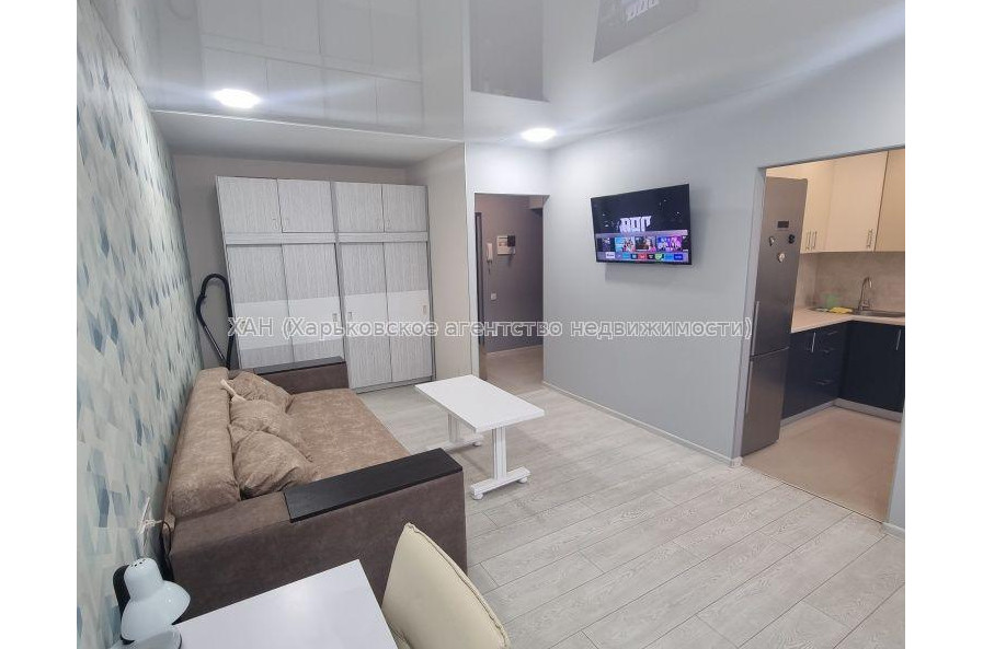 Продам квартиру, Натальи Ужвий ул. , 1 кім., 38 м², евроремонт 