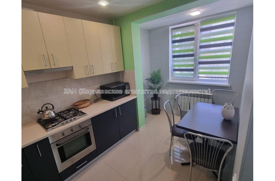 Продам квартиру, Натальи Ужвий ул. , 1 кім., 38 м², евроремонт 