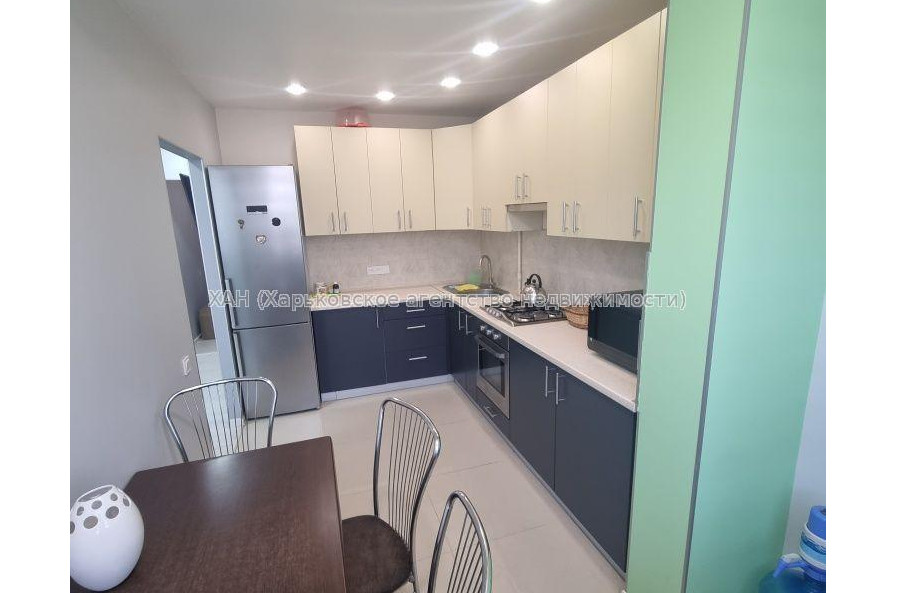 Продам квартиру, Натальи Ужвий ул. , 1 кім., 38 м², евроремонт 