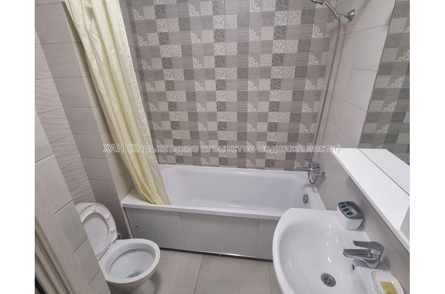 Продам квартиру, Натальи Ужвий ул. , 1 кім., 38 м², евроремонт 