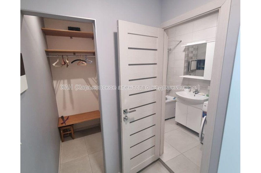Продам квартиру, Натальи Ужвий ул. , 1 кім., 38 м², евроремонт 