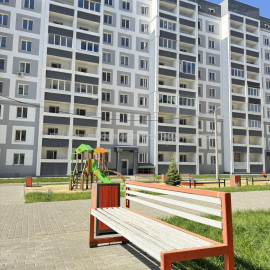 Продам квартиру, Полтавский Шлях ул. , 2  ком., 60.70 м², без внутренних работ