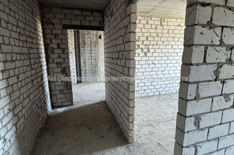 Продам квартиру, Полтавский Шлях ул. , 2  ком., 60.70 м², без внутренних работ 