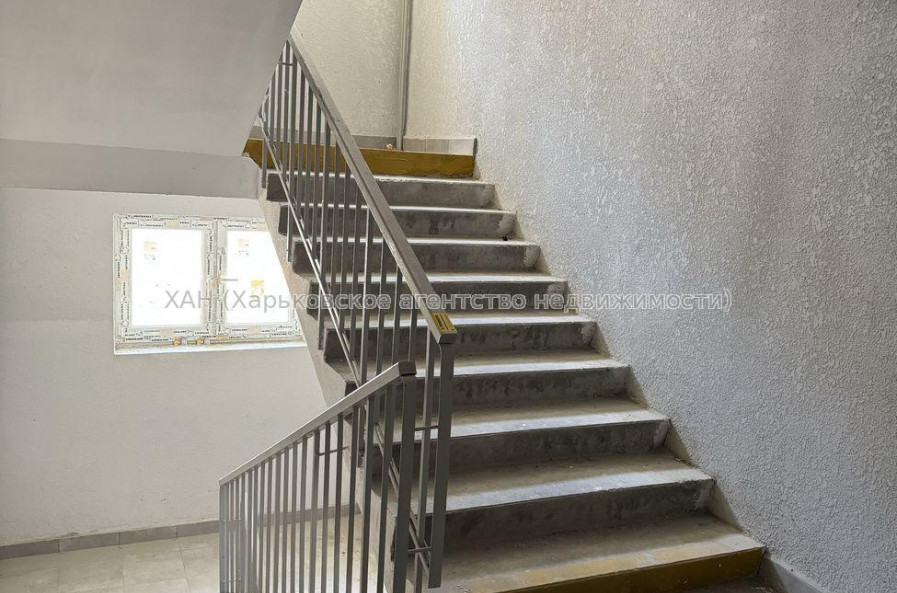 Продам квартиру, Полтавский Шлях ул. , 2  ком., 60.70 м², без внутренних работ 
