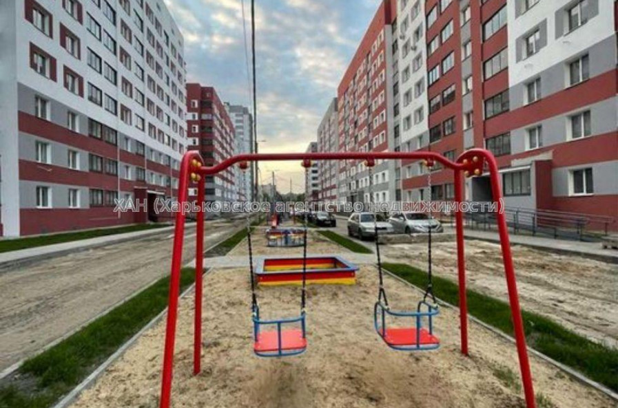 Продам квартиру, Борткевича ул. , 1  ком., 40 м², без внутренних работ 