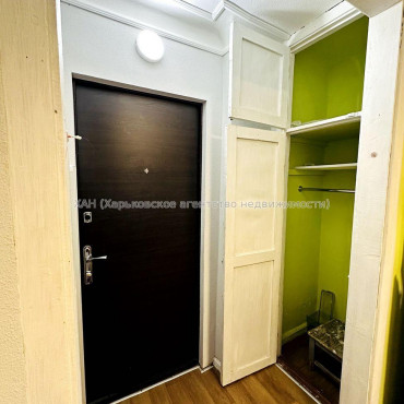 Продам квартиру, Защитников Неба ул. , 1  ком., 10.50 м², косметический ремонт 