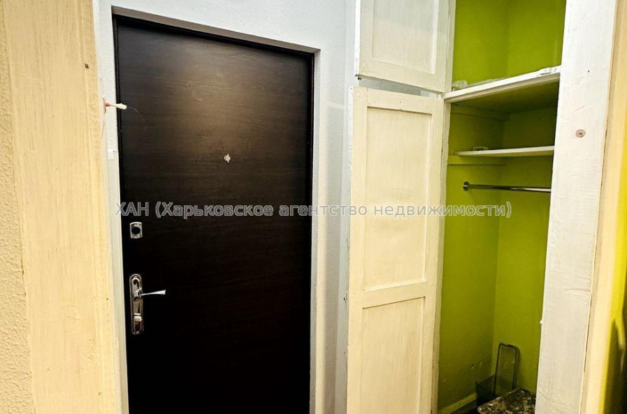 Продам квартиру, Защитников Неба ул. , 1  ком., 10.50 м², косметический ремонт 